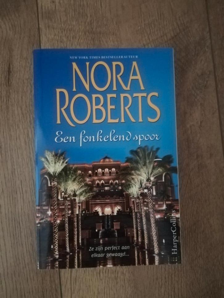 Boeken van Nora Roberts, Boeken, Romans, Zo goed als nieuw, Amerika, Ophalen of Verzenden