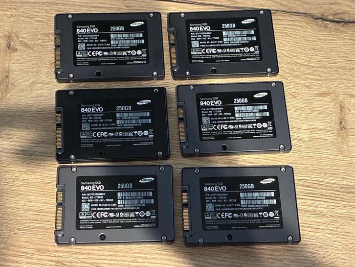 6x Samsung 840 EVO 2,5 Inch 250GB SSD, Computers en Software, Harde schijven, Zo goed als nieuw, Desktop, Intern, SSD, SATA, Ophalen of Verzenden