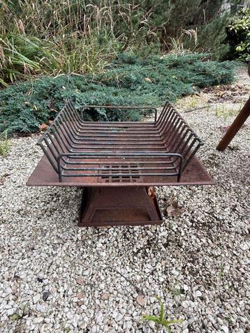 Vuurkorf / BBQ 45 x 45 x 20 cm Cortenstaal beschikbaar voor biedingen