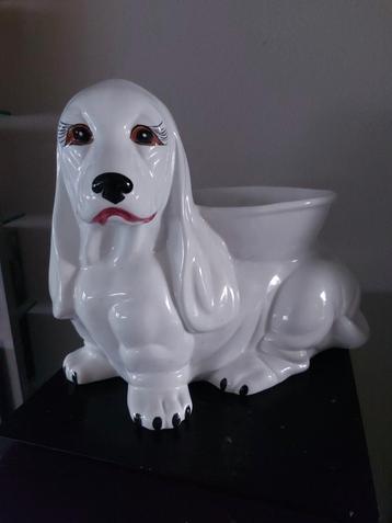 Vintage bloempot basset hound beschikbaar voor biedingen