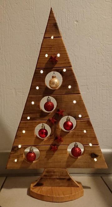 Raamdecoratie houten kerstboom met LED beschikbaar voor biedingen