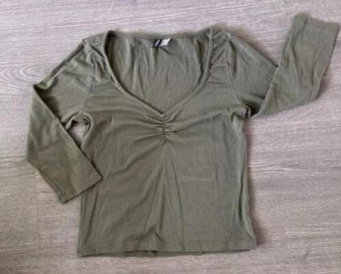 Heerlijke mosgroene top met 3/4 mouw , maat M 38, Kleding | Dames, Tops, Gedragen, Maat 38/40 (M), Groen, Ophalen