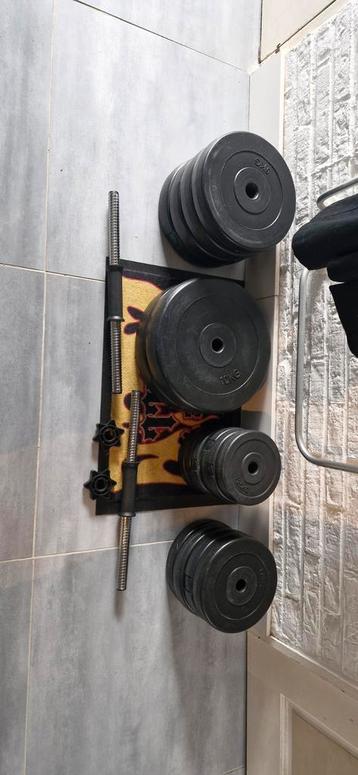 Halterset 58kg - Gewichten en Stang beschikbaar voor biedingen