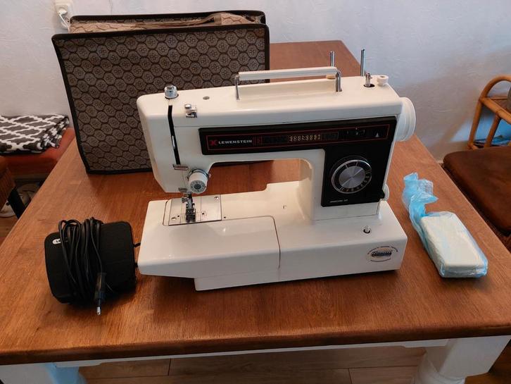 Naaimachine Lewenstein, Hobby en Vrije tijd, Naaimachines en Toebehoren, Zo goed als nieuw, Naaimachine, Overige merken, Ophalen