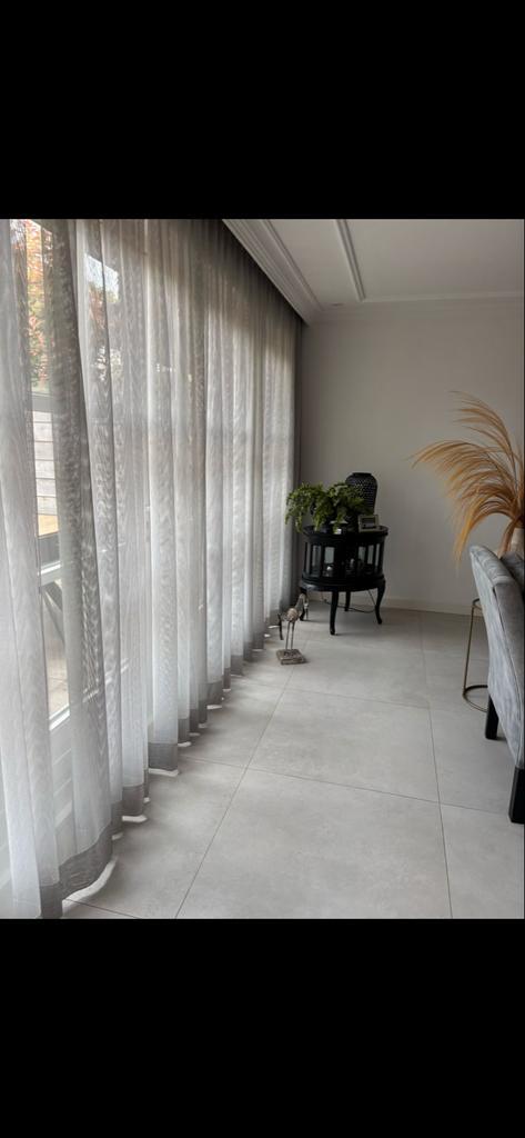 2x Inbetween Gordijnen - Sfeervolle Lichtinval, Huis en Inrichting, Stoffering | Gordijnen en Lamellen, Zo goed als nieuw, 200 cm of meer