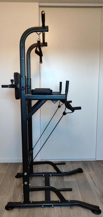 gym, horizontal bar and parallel bars, press machine beschikbaar voor biedingen