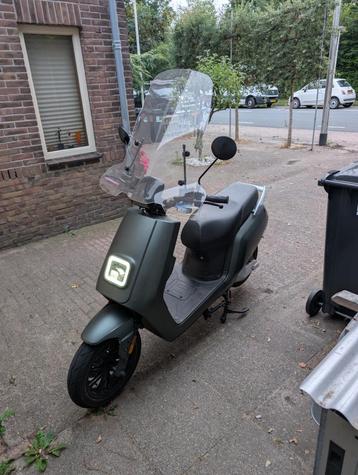 Elektrische scooter iva s5 gele kenteken beschikbaar voor biedingen