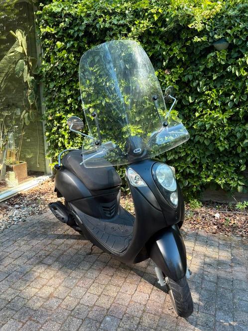 Sym Mio Blauw Kenteken, Fietsen en Brommers, Scooters | SYM, Zo goed als nieuw, Mio, Ophalen