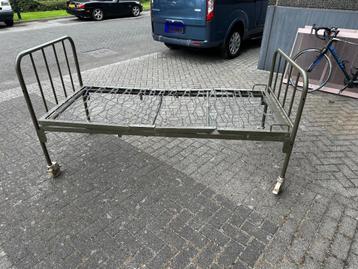 Stoer groen legerbed 90x200cm metaal  beschikbaar voor biedingen