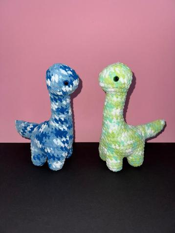 Zelfgehaakte dino beschikbaar voor biedingen