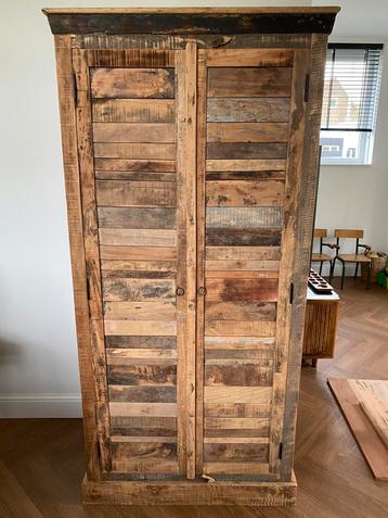 Otentic hout zware kast kinder kleding authentiek sloophout beschikbaar voor biedingen