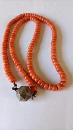 Oud/antiek snoer Bloedkoraal met Zilveren Slot, Sieraden, Tassen en Uiterlijk, Antieke sieraden, Verzenden, Overige materialen