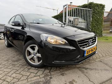 Volvo V40 2.0 D Momentum NAVI/CLIMATE/PDC/LMV (bj 2015) beschikbaar voor biedingen