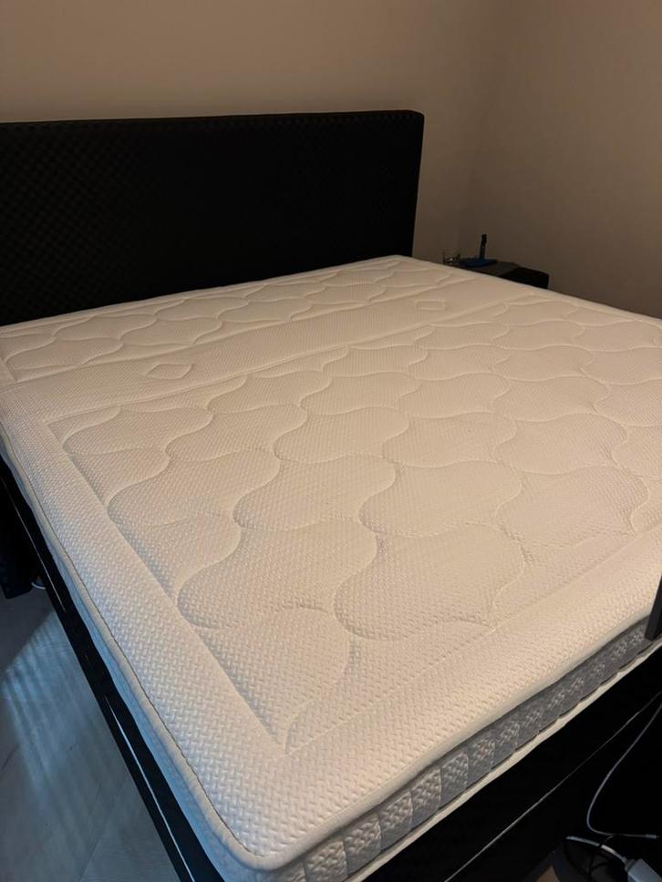 Aeromax Breeze I Topmatras - 200cm x 210cm - 3 maanden oud!, Huis en Inrichting, Slaapkamer | Matrassen en Bedbodems, Zo goed als nieuw