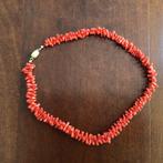 Bloedkoralen staafjesketting met gouden 14K sluiting, Ophalen of Verzenden, Zo goed als nieuw, Rood, Steen of Mineraal