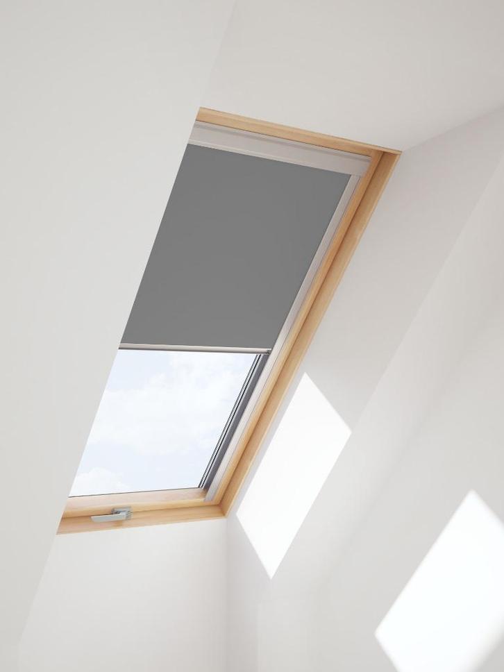 Goedkoop verduisterend rolgordijn voor Velux dakraam!!, Doe-het-zelf en Verbouw, Glas en Ramen, Nieuw, Dakraam, 80 tot 120 cm