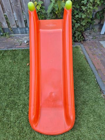 Kleine glijbaan van Smoby beschikbaar voor biedingen
