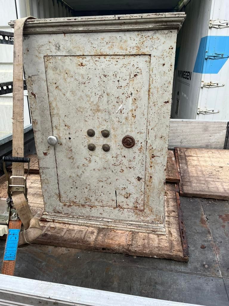 Kluis, Ophalen, Zo goed als nieuw