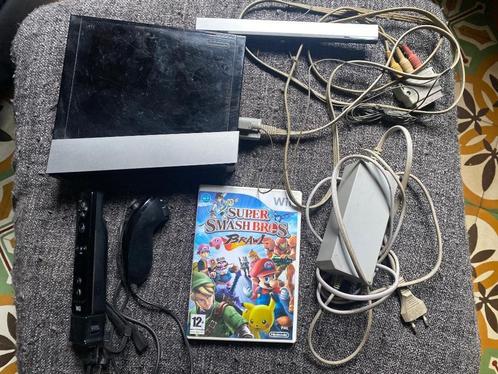 Zwarte Wii + controllers + Kabels + Super Smash bros Brawl, Spelcomputers en Games, Games | Nintendo Wii, Gebruikt, Vechten, 3 spelers of meer