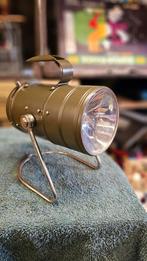 Oude legerlamp varta, Caravans en Kamperen, Zaklampen, Ophalen of Verzenden, Zo goed als nieuw, Batterij