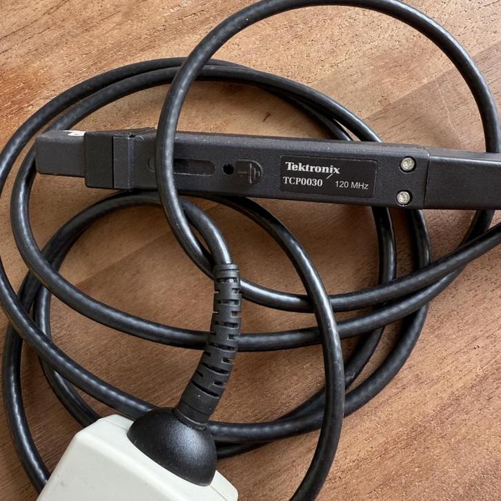 Tektronix TCP0030 120MHz 30A Current probe defect, Doe-het-zelf en Verbouw, Meetapparatuur, Gebruikt, Elektriciteit, Verzenden