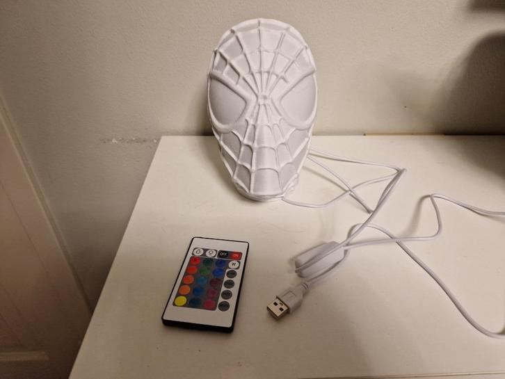 nieuwe spiderman led lamp met rgb kleuren, Huis en Inrichting, Lampen | Tafellampen, Nieuw, Minder dan 50 cm, Kunststof, Ophalen of Verzenden