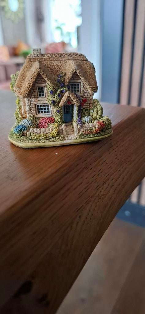 Lilliput Lane - Queen of Hearts - The British Collection, Ophalen of Verzenden, Zo goed als nieuw, Overige typen