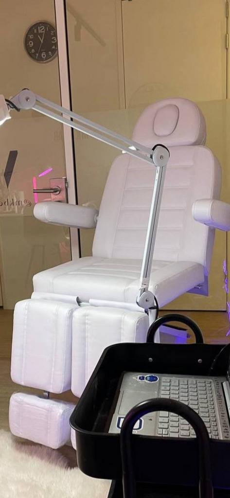 Pedicure chair/Massagestoel - Slechts 2 maanden gebruikt!, Werkplek, Ophalen of Verzenden, Gebruikt, Stoel