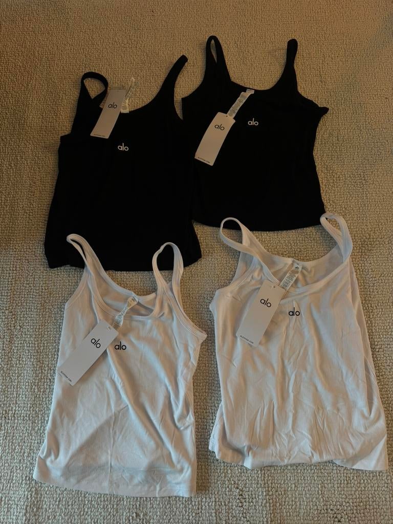 Alo Ribbed Prosper Tanks hemden in het wit en zwart, Ophalen of Verzenden, Nieuw