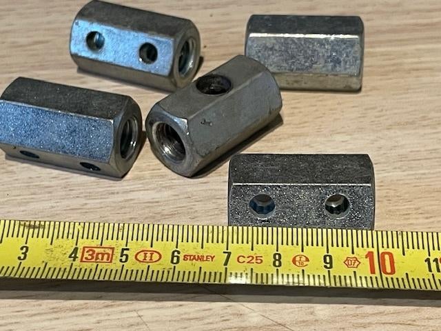 Nr.379: Koppelmoer M10 x 30, verbindingsmoer, bus 5 st., Doe-het-zelf en Verbouw, Ophalen of Verzenden, Nieuw, IJzer