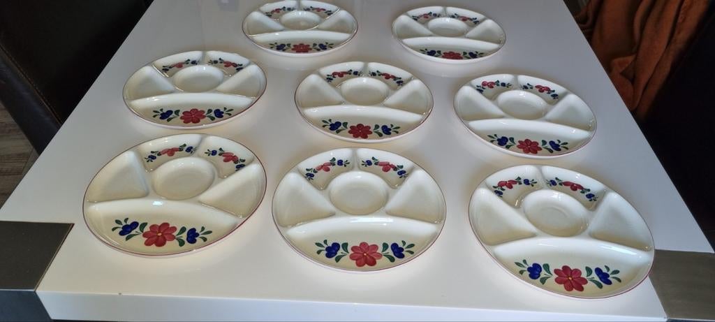 Vintage 8 borden., Huis en Inrichting, Keuken | Servies, Keramiek, Ophalen of Verzenden, Zo goed als nieuw, Bord(en)