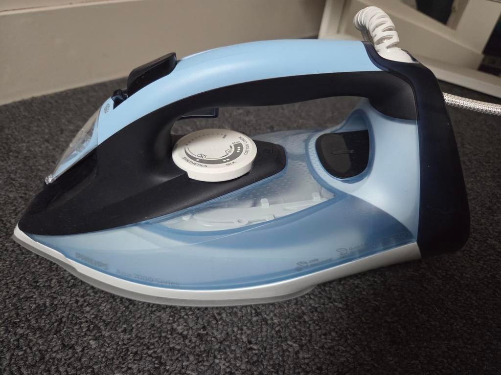 NIEUW Philips DST7020/20 zelfreinigend 2j garantie, Ophalen of Verzenden, Nieuw, Strijkijzer met snoer