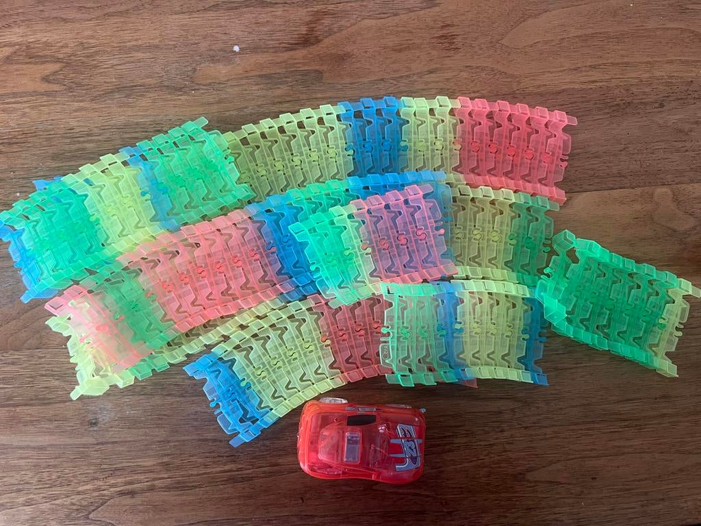 Elektrische auto met flexibele racebaan, Ophalen of Verzenden, Zo goed als nieuw