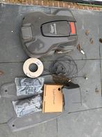 Husqvarna Automower 305 Robotmaaier, Tuin en Terras, Robotmaaiers, Ophalen, Gebruikt, 20 tot 25 cm, Met regensensor