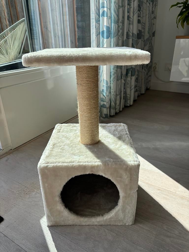 Krabpaal en slaapplek voor de kat/poes, Ophalen of Verzenden, Zo goed als nieuw, Krabpaal