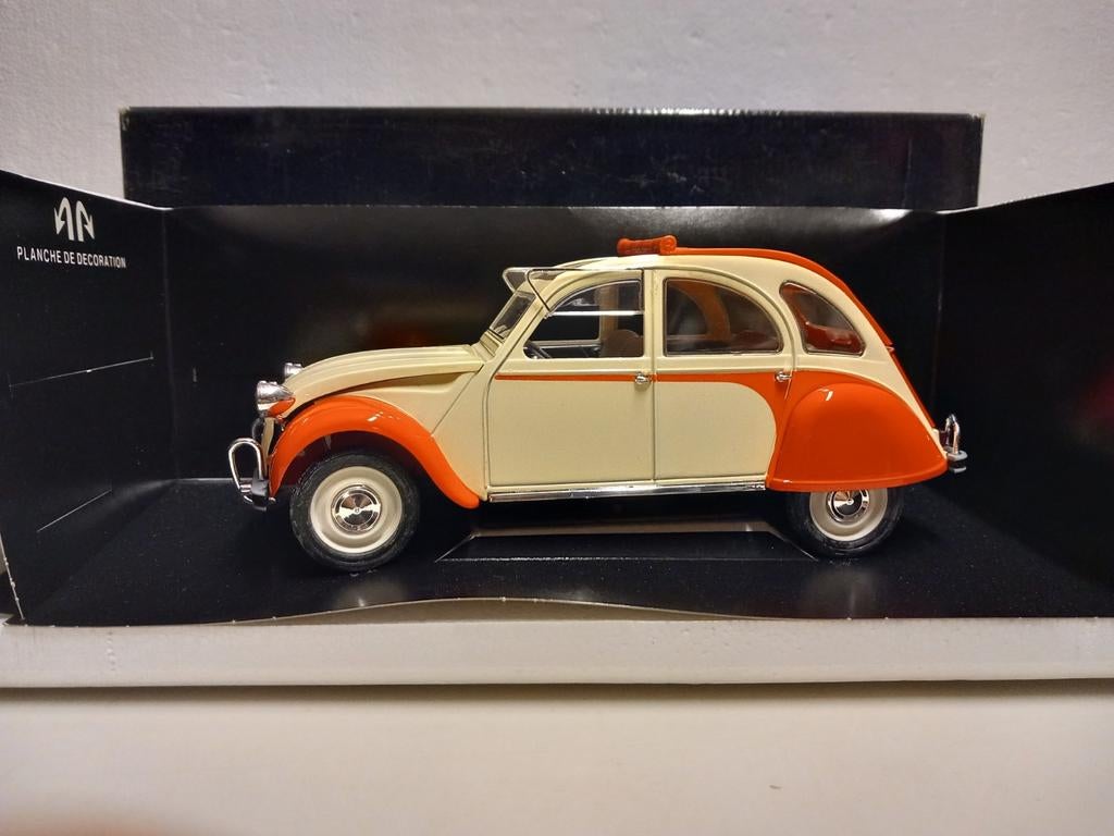 Citroen 2CV Eend creme oranje 1971 Solido metal 1:17 KRD, Hobby en Vrije tijd, Modelauto's | 1:18, Ophalen of Verzenden, Zo goed als nieuw