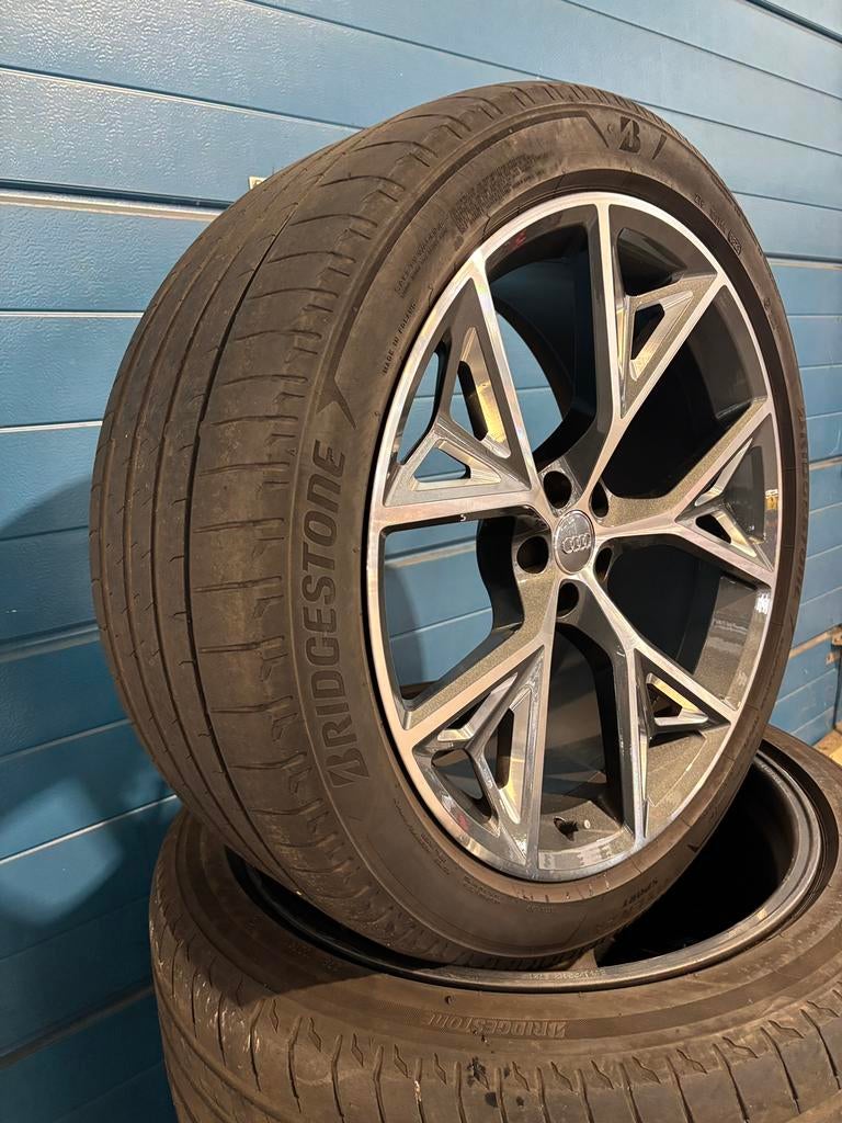 Originele Audi Q8 / SQ8 / RSQ8 - 22 inch set met Zomerbanden, Ophalen, Gebruikt, 285 mm, Banden en Velgen