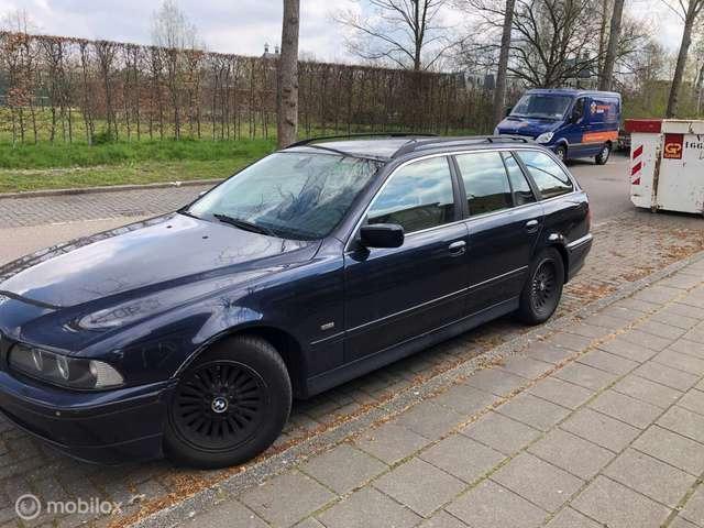 BMW 5-serie Touring 530i Executive orient Blue M. 2001, Auto-onderdelen, Carrosserie en Plaatwerk, BMW, Gebruikt