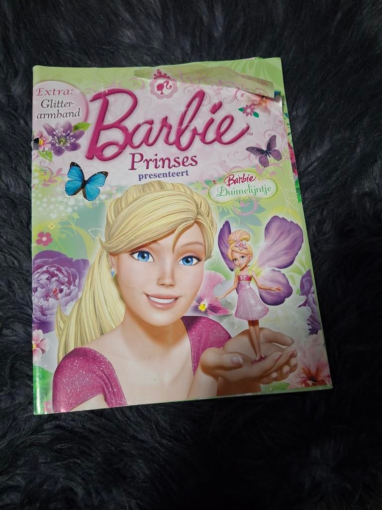 Barbie Prinses presenteert Barbie Duimelijntje boek, Ophalen of Verzenden, Zo goed als nieuw, Mattel, Sprookjes