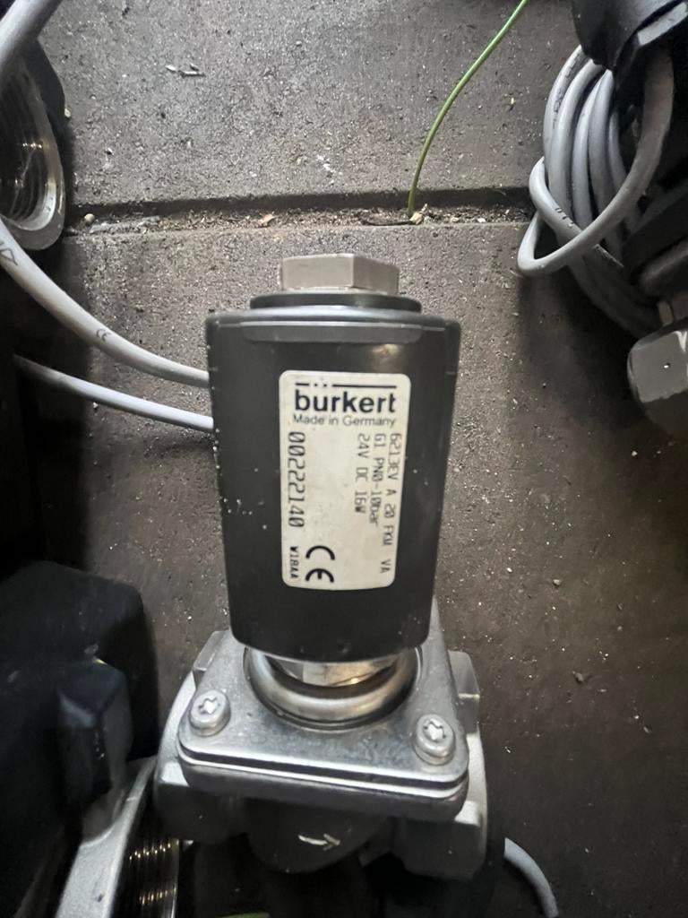Bürkert rvs magneet ventielen, Hobby en Vrije tijd, Elektronica-componenten, Ophalen, Zo goed als nieuw