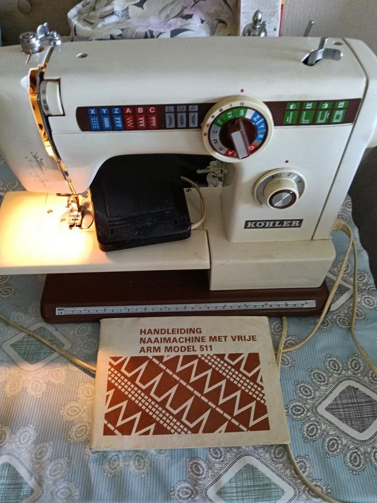 Kohler naaimachine met vrije arm Model 511, Hobby en Vrije tijd, Naaimachines en Toebehoren, Ophalen of Verzenden