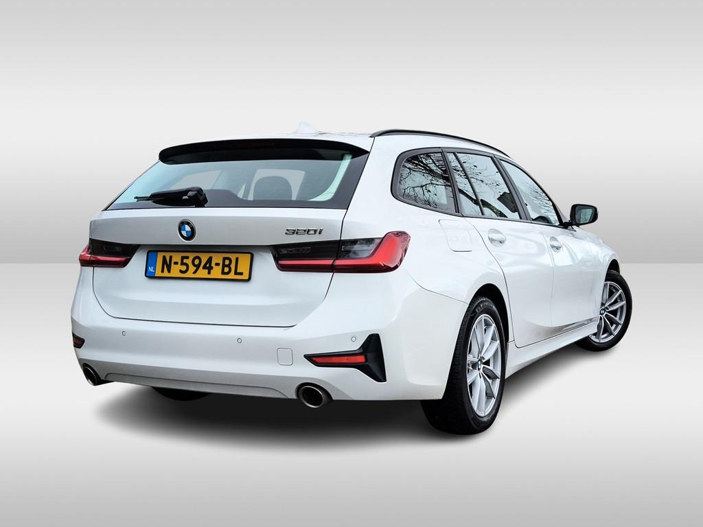 BMW 3 Serie Touring 320i Business Edition 1e-Eig. & Dealer-O, Gebruikt, Euro 6, 4 cilinders, Wit