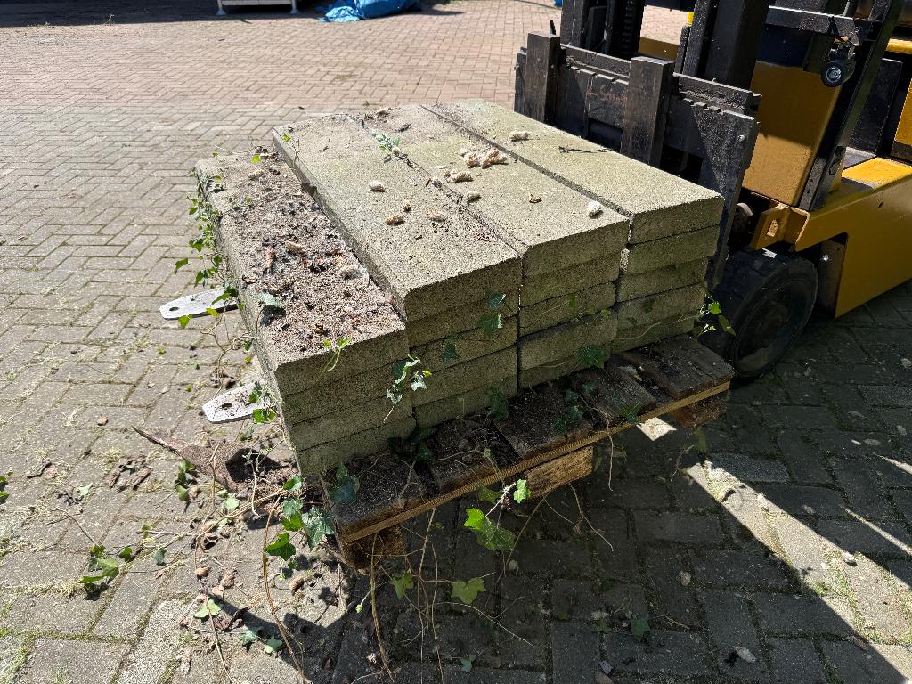 stoeprand stoepband opsluitband betonband, Ophalen, Overige typen, Zo goed als nieuw, Minder dan 5 m²