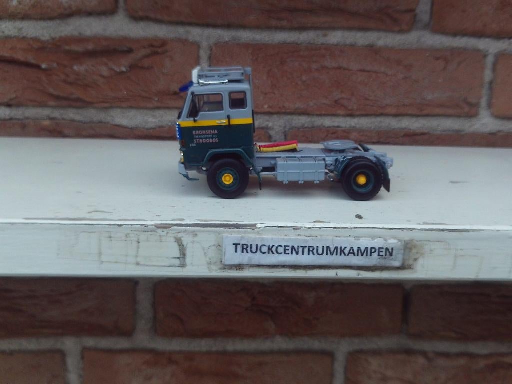 WSI  Volvo  F88  4 x 2  van  Bronsema - Transport., Ophalen of Verzenden, Nieuw, Bus of Vrachtwagen, Wsi