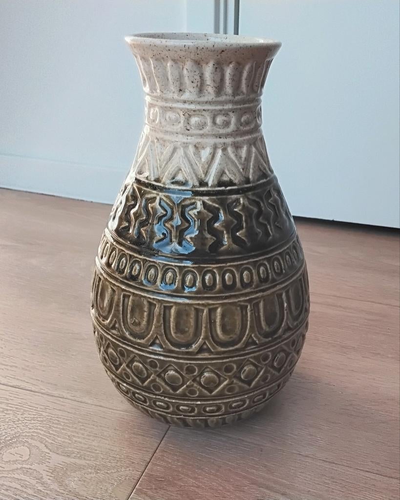 West Germany vaas, Bay, mosgroen met roomwit, 25cm, Ophalen of Verzenden, Overige kleuren, Aardewerk of Porselein, Minder dan 50 cm