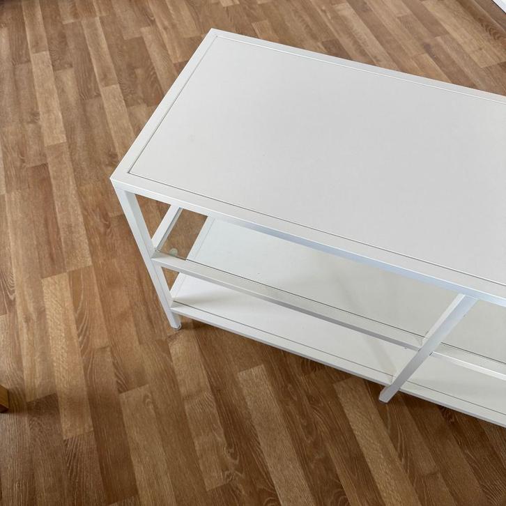 Ikea VITTSJÖ TV bench, Huis en Inrichting, Kasten | Televisiemeubels, Zo goed als nieuw, Minder dan 100 cm, 50 tot 100 cm, 25 tot 50 cm