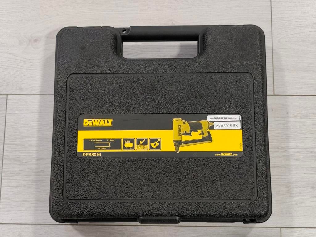 DeWALT DPS8016 Pneumatische nieten tacker 4-16mm, Ophalen, Zo goed als nieuw