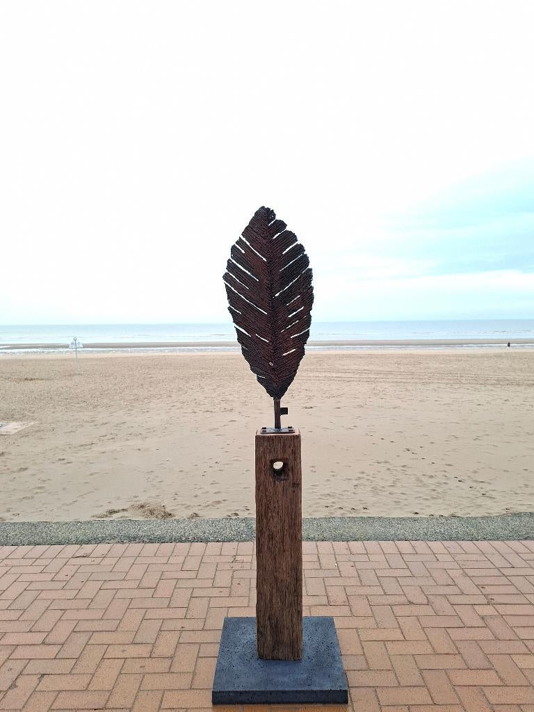 Stoere, ijzeren tuinbeelden spelen met licht, Ophalen of Verzenden, Nieuw, Metaal, Abstract beeld