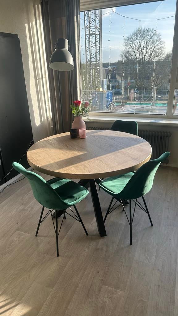 Lichte mangohouten ronde tafel met 3 groene suede stoelen., Ophalen, Gebruikt, 100 tot 150 cm, Rond
