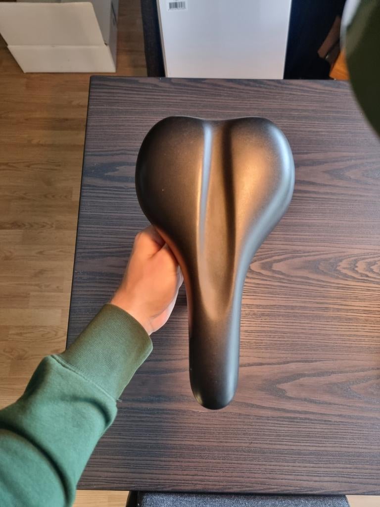 Zadel met zadelpen, Ophalen, Gebruikt, Zadel
